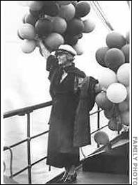 Marion Davies greets Ince