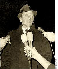 Sinatra speaks to the press