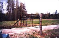 Gate at Weavers' driveway (David Lohr)