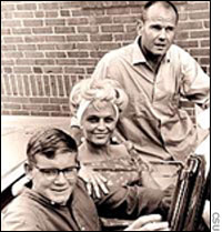 Sam Sheppard, Ariane and Sheppard's son in a car